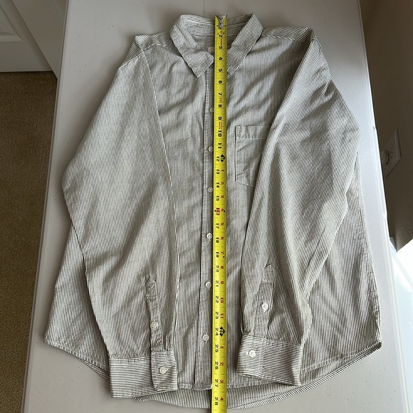 Universal Thread women’s Black and White Pinstripe Button Down Shirt - Picture 5 of 13